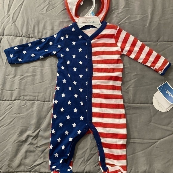 4th of July One Piece with a Bib - Picture 2 of 2